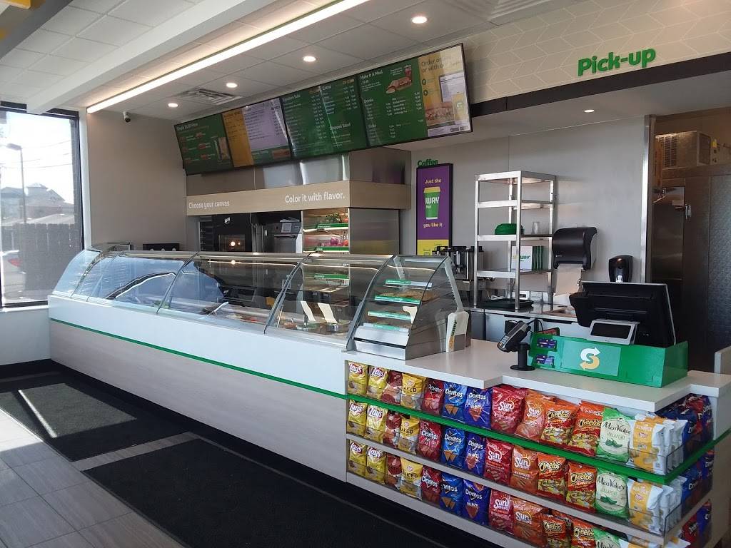 Subway Restaurants | restaurant | 6400 S Cicero Ave Space 4, Chicago, IL 60638, USA | 7734984050 OR +1 773-498-4050