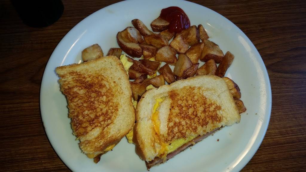 Dennys | restaurant | 3205 E Bell Rd, Phoenix, AZ 85032, USA | 6027881833 OR +1 602-788-1833