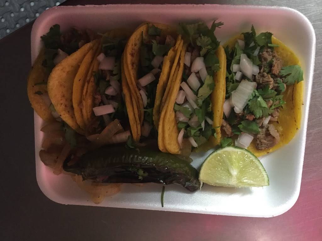 Taqueria Barboza | restaurant | 100-140 NW 24th St, San Antonio, TX 78207, USA | 2104209517 OR +1 210-420-9517