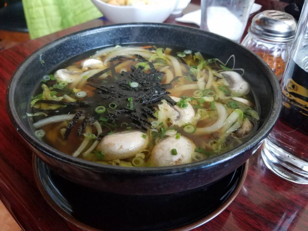 Blue Fin Sushi | restaurant | 102 S Samish Way, Bellingham, WA 98225, USA | 3607522583 OR +1 360-752-2583