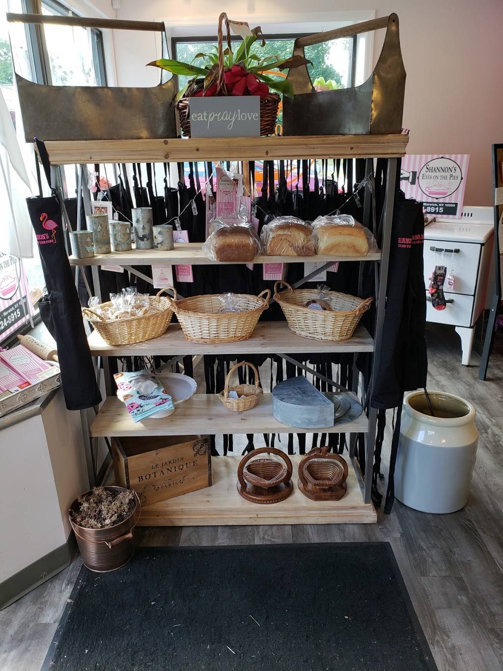 Shannon’s Eyes on the Pies | restaurant | 252 Pine Island Turnpike, Warwick, NY 10990, USA | 8453248915 OR +1 845-324-8915