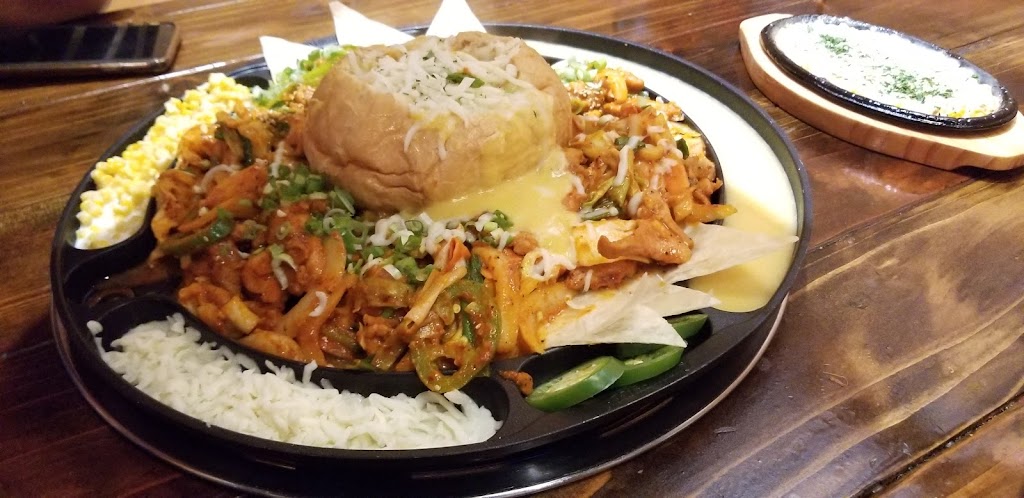 Round Table Grill | restaurant | 3465 W 6th St #50, Los Angeles, CA 90020, USA | 2133841720 OR +1 213-384-1720