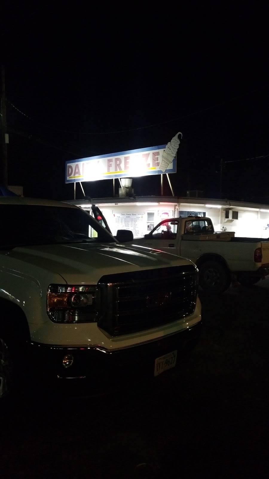 Dairy Freeze | restaurant | 21112 Boydton Plank Rd, McKenney, VA 23872, USA | 8044784012 OR +1 804-478-4012