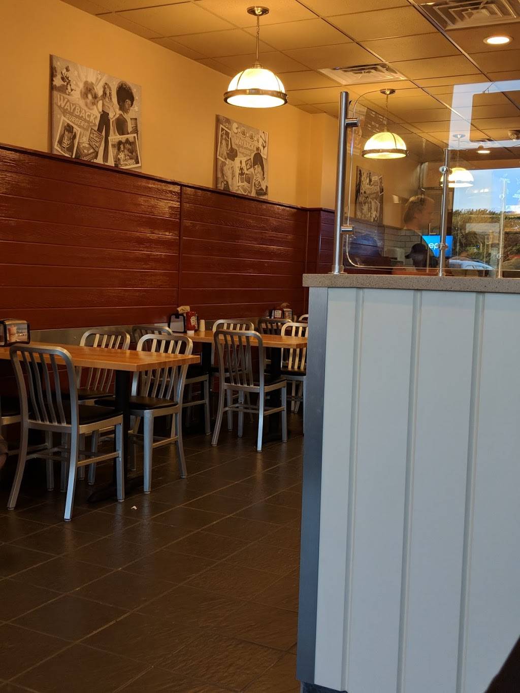 Wayback Burgers Milford | restaurant | 913 N Dupont Blvd, Milford, DE 19963, USA | 3027255653 OR +1 302-725-5653