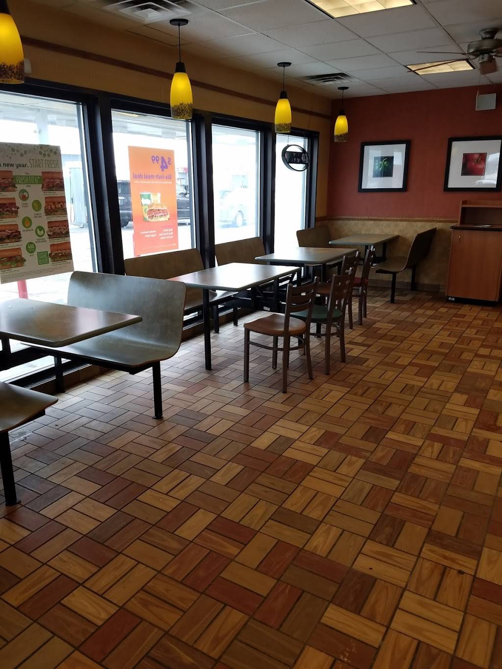 Subway | restaurant | 26551 Magnolia Rd, Underwood, IA 51576, USA | 7125664047 OR +1 712-566-4047