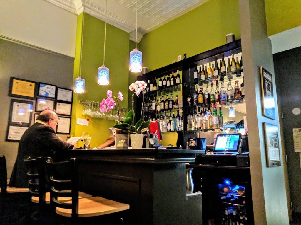 Pon Thai Bistro | restaurant | 213 Washington St, Brookline, MA 02445, USA | 6176083593 OR +1 617-608-3593