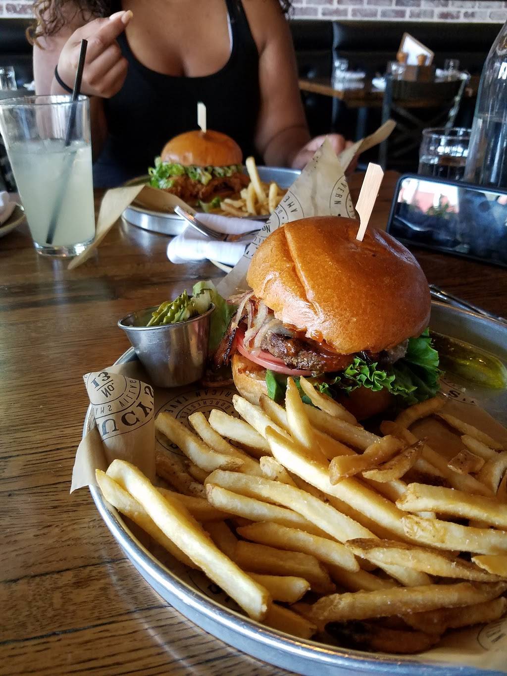 Lucys American Tavern | restaurant | 13 Granite Ave, Dorchester, MA 02124, USA | 6173266677 OR +1 617-326-6677