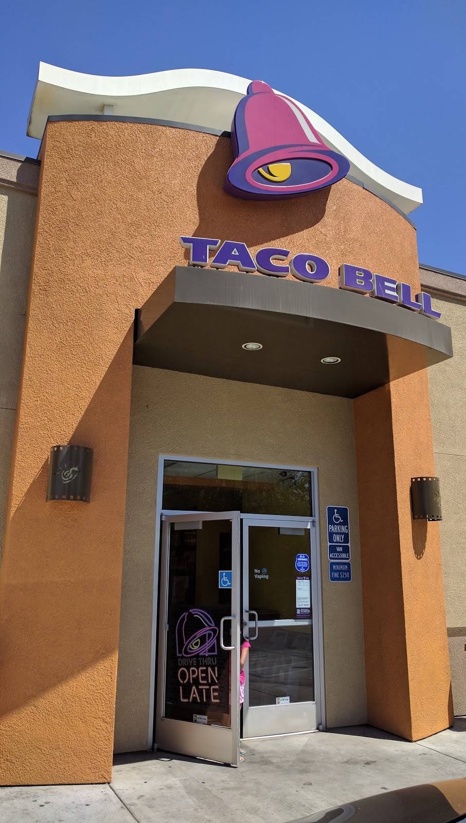 Taco Bell | meal takeaway | 2050 W E Main St, Turlock, CA 95380, USA | 2096683169 OR +1 209-668-3169