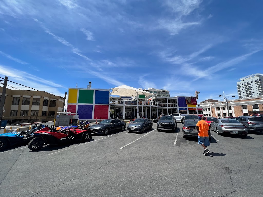 Ricks Rollin Smoke BBQ | restaurant | 725 S Las Vegas Blvd Suites 110 & 210, Las Vegas, NV 89101, USA | 7024629880 OR +1 702-462-9880