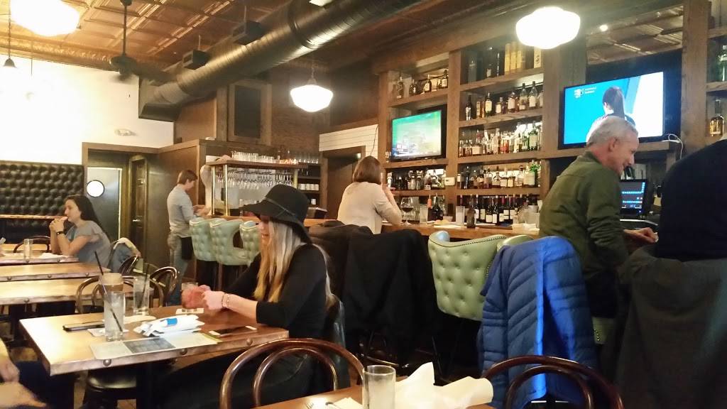 Toms Oyster Bar | restaurant | 318 S Main St, Royal Oak, MI 48067, USA | 2485411186 OR +1 248-541-1186