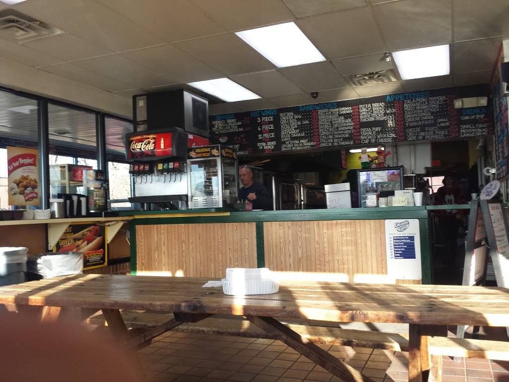 Waynes Pizza | restaurant | 34197 US-45, Third Lake, IL 60030, USA | 8472232441 OR +1 847-223-2441