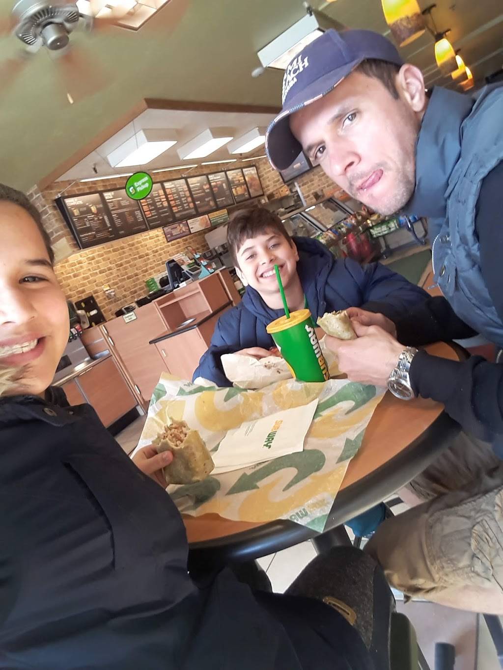 Subway | restaurant | 1175 Main St, Clinton, MA 01510, USA | 9787334343 OR +1 978-733-4343