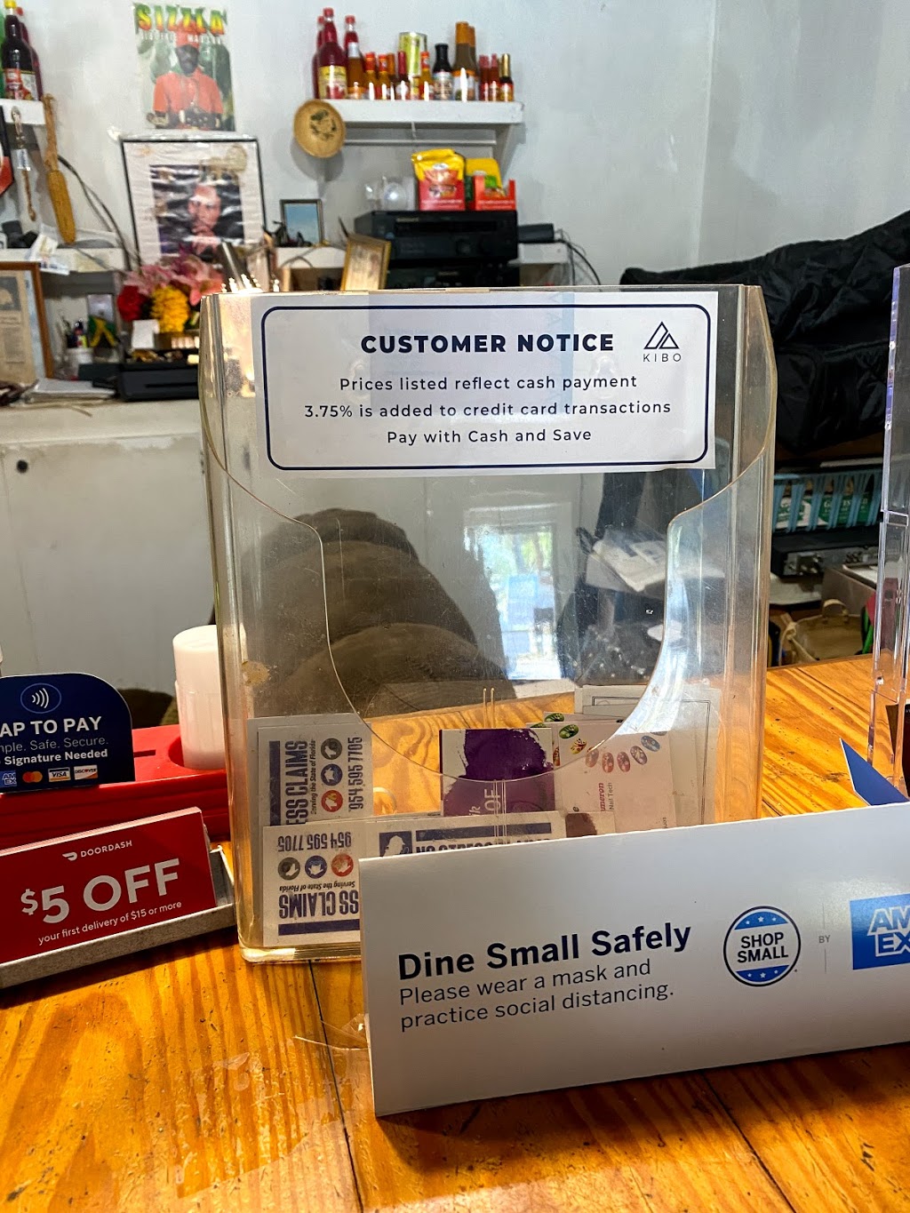 Lanas Jamaica House Cafe | restaurant | 7700 W Fairfield Dr, Pensacola, FL 32506, USA | 8504532144 OR +1 850-453-2144