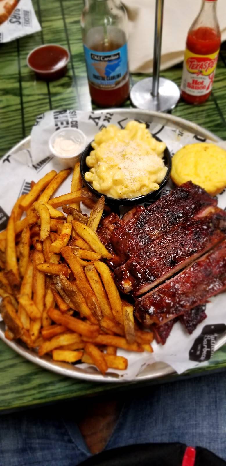 Old Carolina Barbecue | restaurant | 4710 Everhard Rd NW, Canton, OH 44718, USA | 3304993080 OR +1 330-499-3080