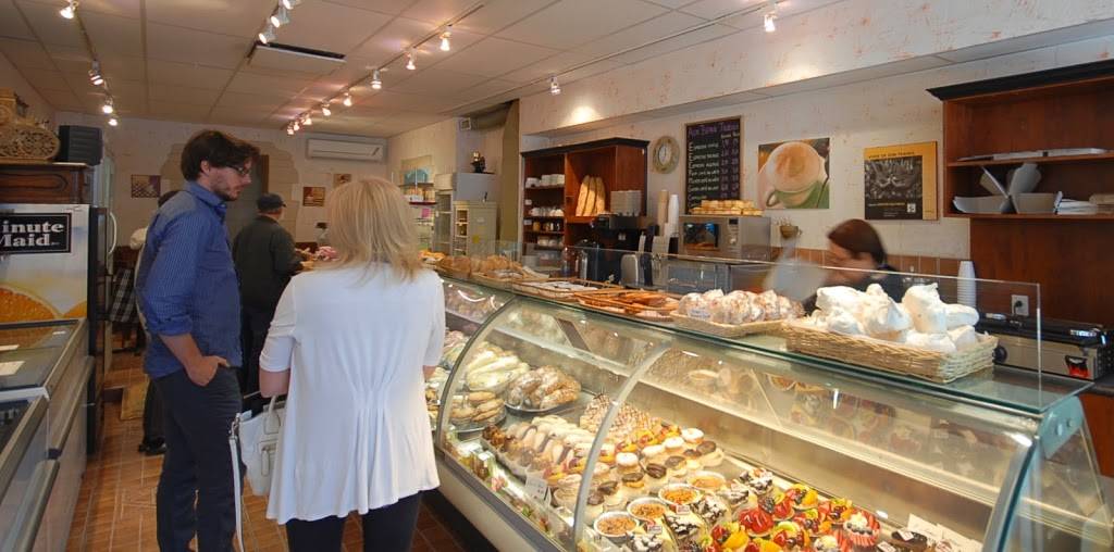 Aux Beaux Tilleuls | bakery | 478 Av Victoria, Saint-Lambert, QC J4P 2J2, Canada | 4506716042 OR +1 450-671-6042