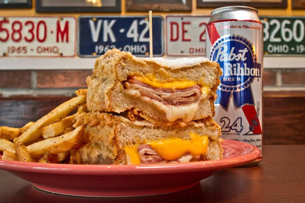 Melt Bar and Grilled | restaurant | 4199 Belden Village St NW, Canton, OH 44718, USA | 3304944604 OR +1 330-494-4604