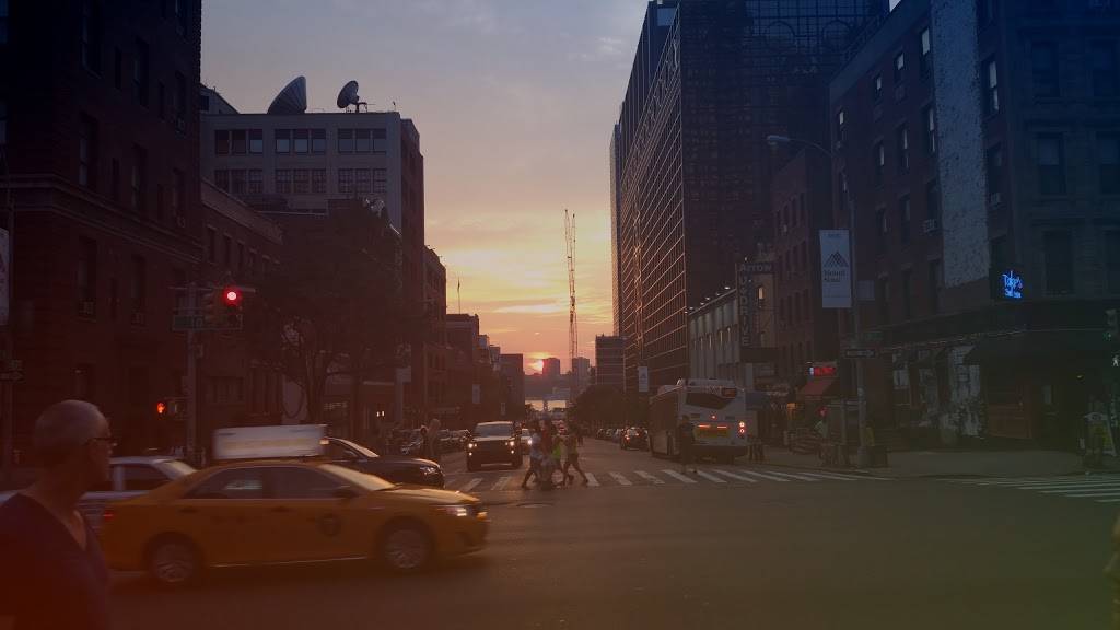 Le Soleil | restaurant | 858 10th Ave, New York, NY 10019, USA | 6466843138 OR +1 646-684-3138