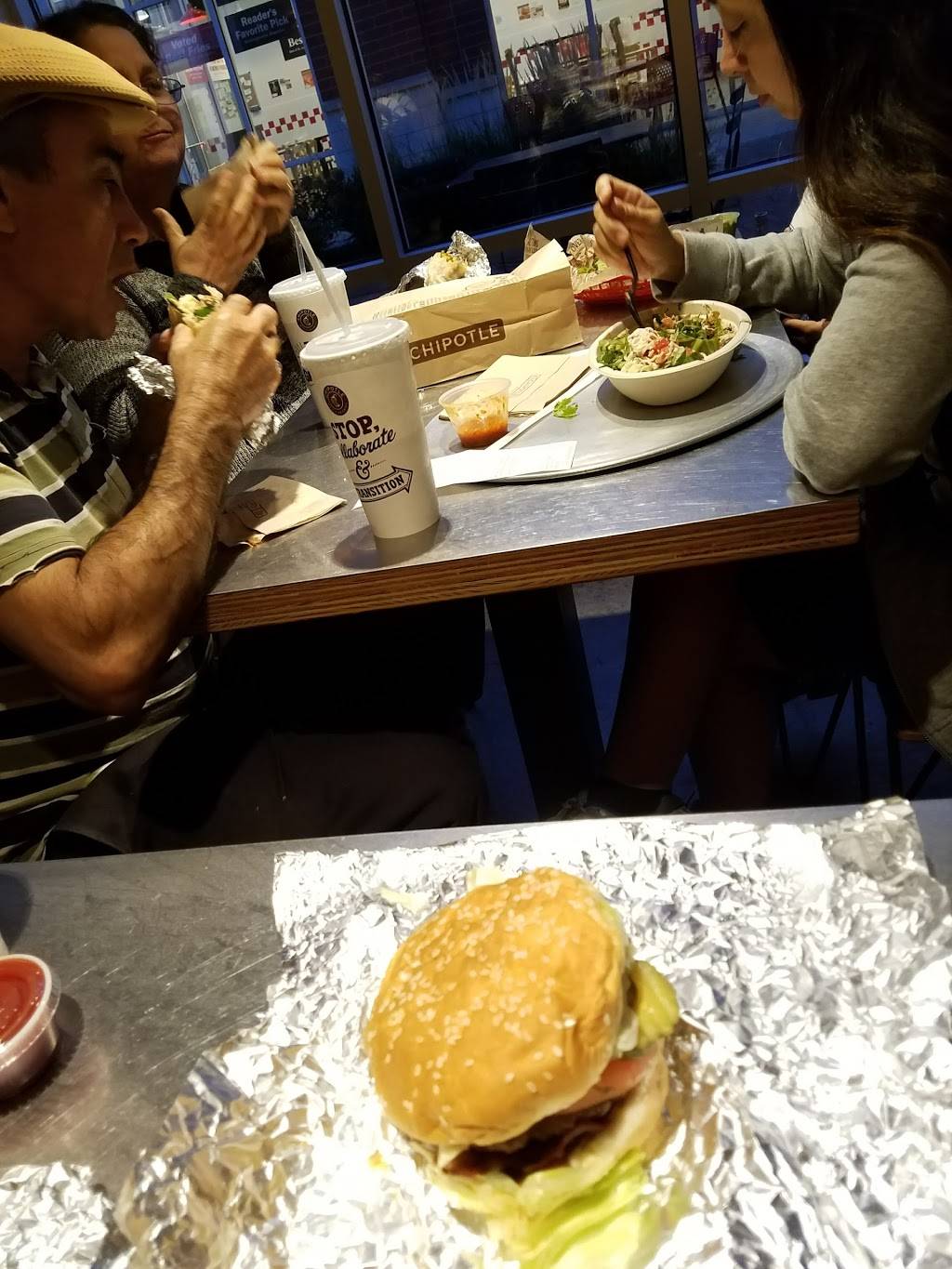 Chipotle Mexican Grill | restaurant | 7140 Cermak Rd, Berwyn, IL 60402, USA | 7083035049 OR +1 708-303-5049