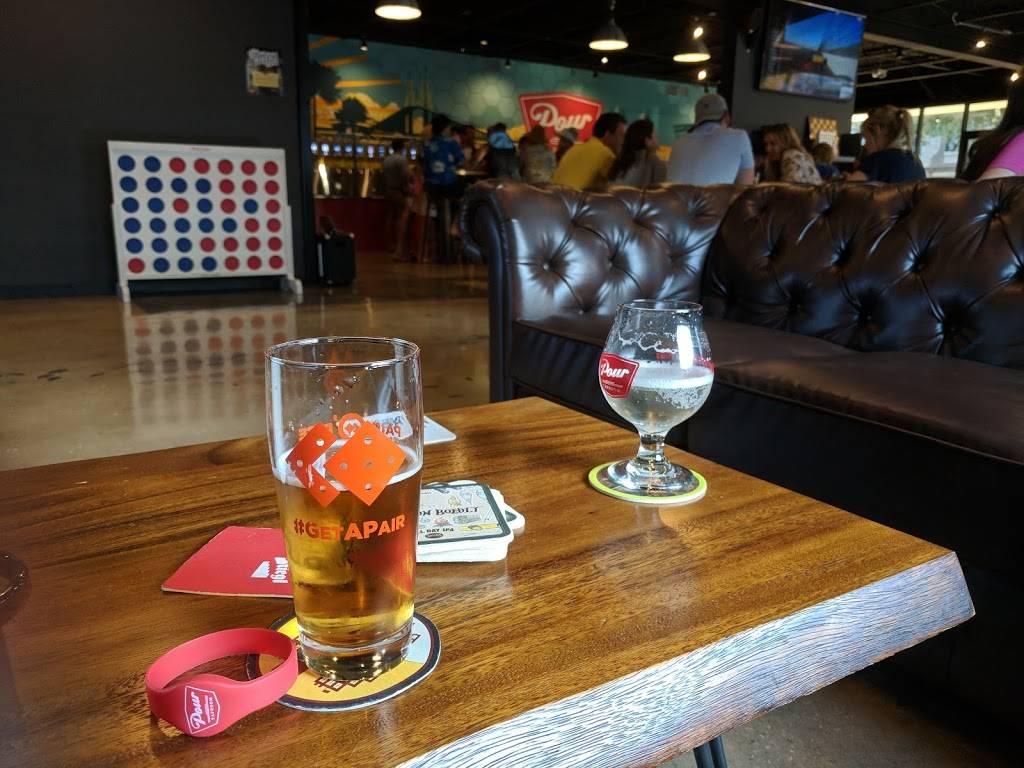 Pour Taproom St. Pete | restaurant | 225 2nd Ave N, St. Petersburg, FL 33701, USA | 7274406677 OR +1 727-440-6677