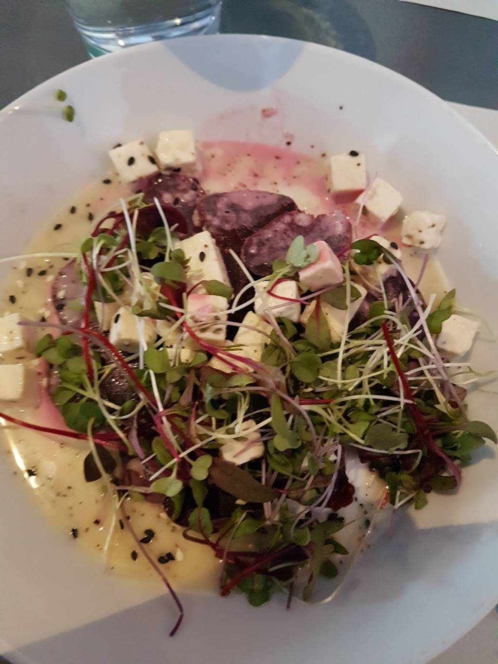 Pub Café La Maîtresse | restaurant | 144 Rue Champlain, Salaberry-de-Valleyfield, QC J6T 1X2, Canada | 4503711000 OR +1 450-371-1000