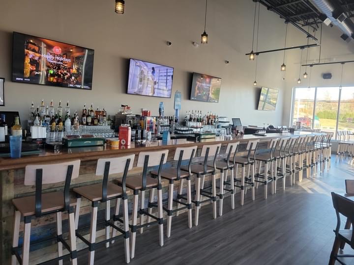 Crisp | restaurant | 955 Turnpike St, Canton, MA 02021, USA | 7813276300 OR +1 781-327-6300