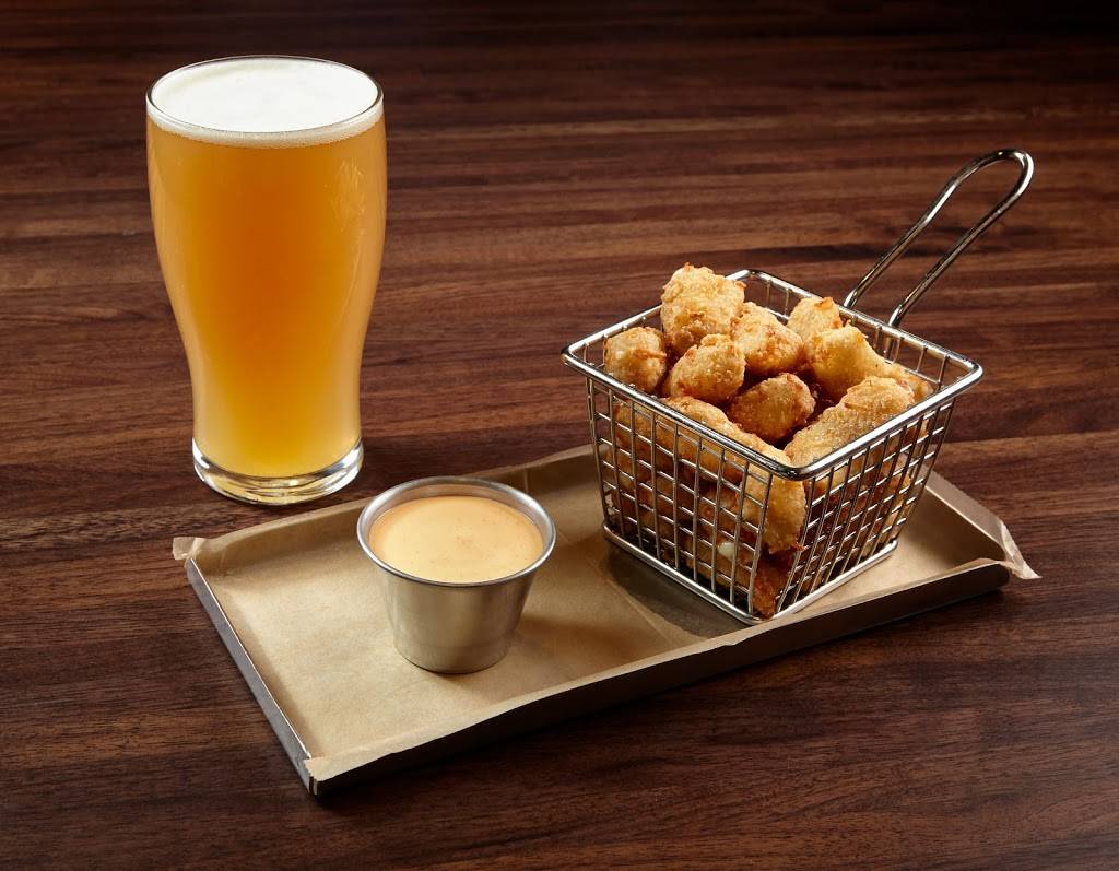 Draft Day | restaurant | 3184 IA-22, Riverside, IA 52327, USA | 3196481234 OR +1 319-648-1234