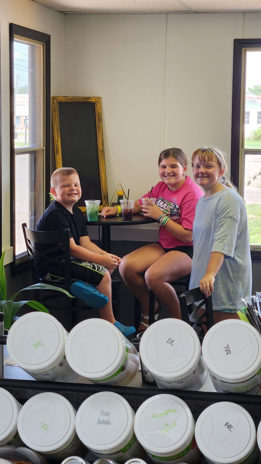 The Burg Nutrition | restaurant | 42 E 3rd St, Frazeysburg, OH 43822, USA | 7404852056 OR +1 740-485-2056