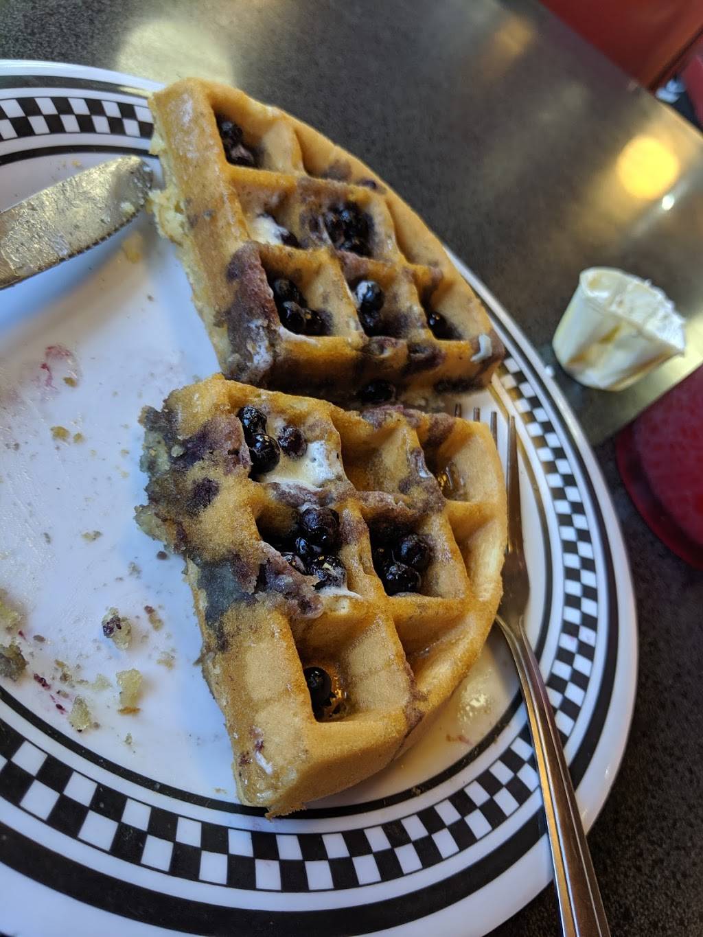 Metro Diner OC | restaurant | 2316 W Davis St, Dallas, TX 75208, USA | 2149437473 OR +1 214-943-7473