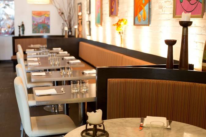 Bloom Restaurant | restaurant | 2315 Bloor St W, Toronto, ON M6S 1P1, Canada | 4167671315 OR +1 416-767-1315