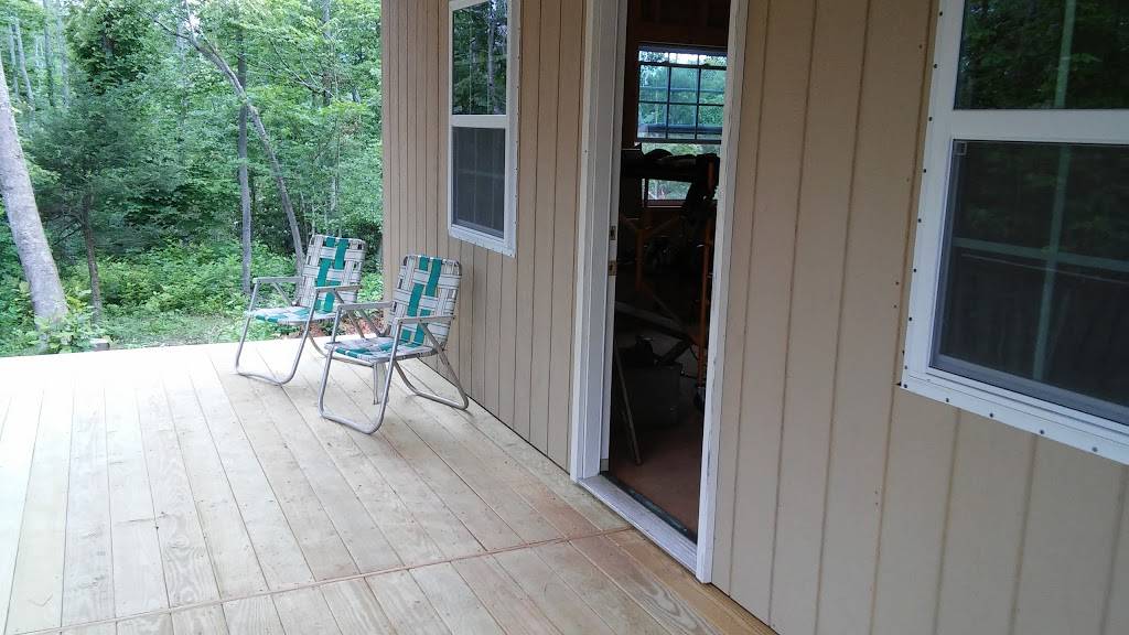 Ems Place | restaurant | 6177 US-19E, Hampton, TN 37658, USA | 4237253346 OR +1 423-725-3346