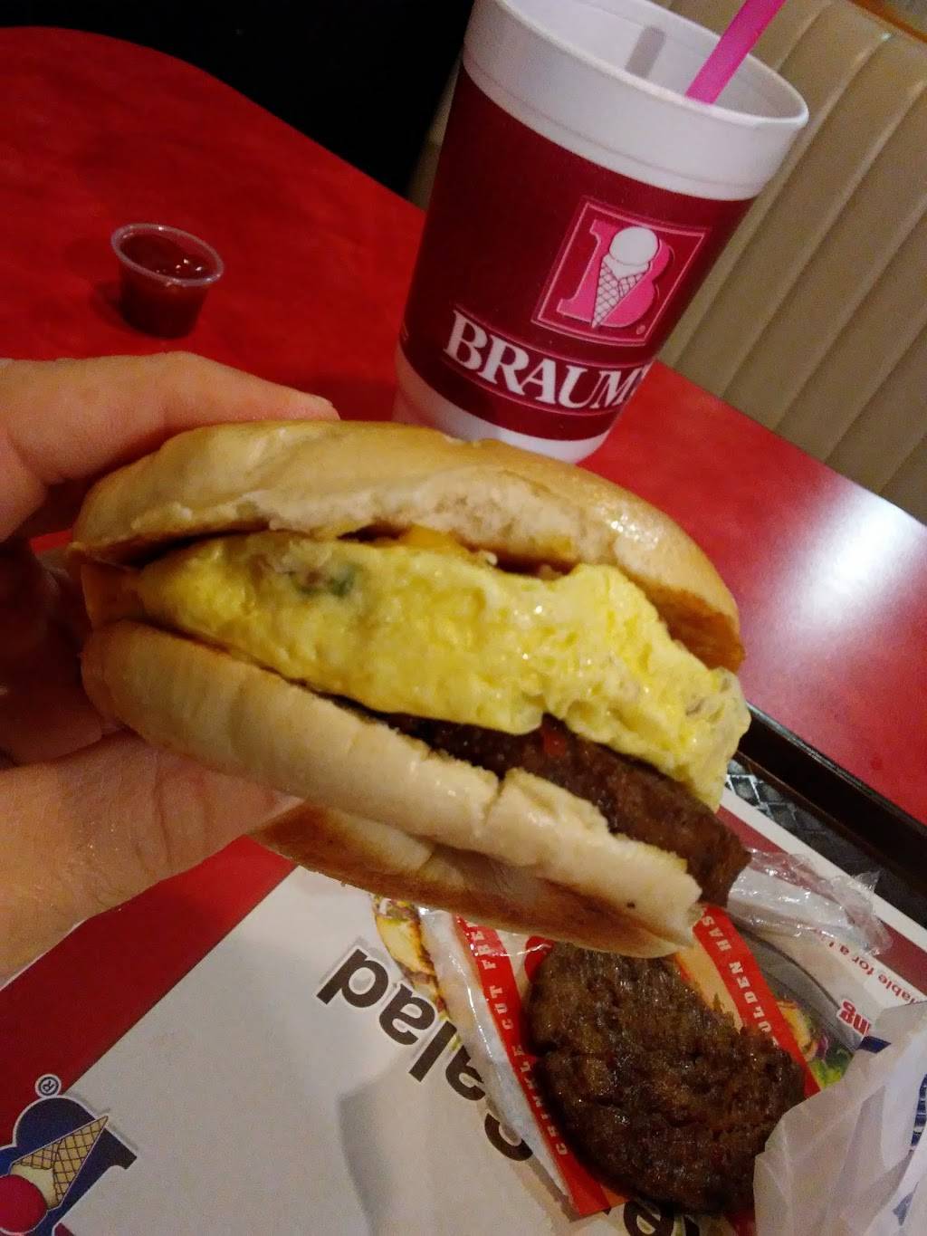 Braums Ice Cream & Burger Restaurant | restaurant | 900 N Lynn Riggs Blvd, Claremore, OK 74017, USA | 9183414723 OR +1 918-341-4723