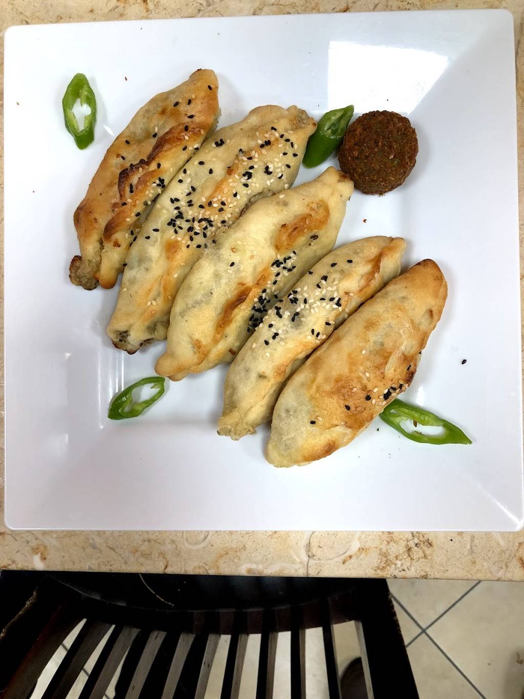 Felfla Cafe | restaurant | 6906 3rd Ave, Brooklyn, NY 11209, USA | 7183335570 OR +1 718-333-5570