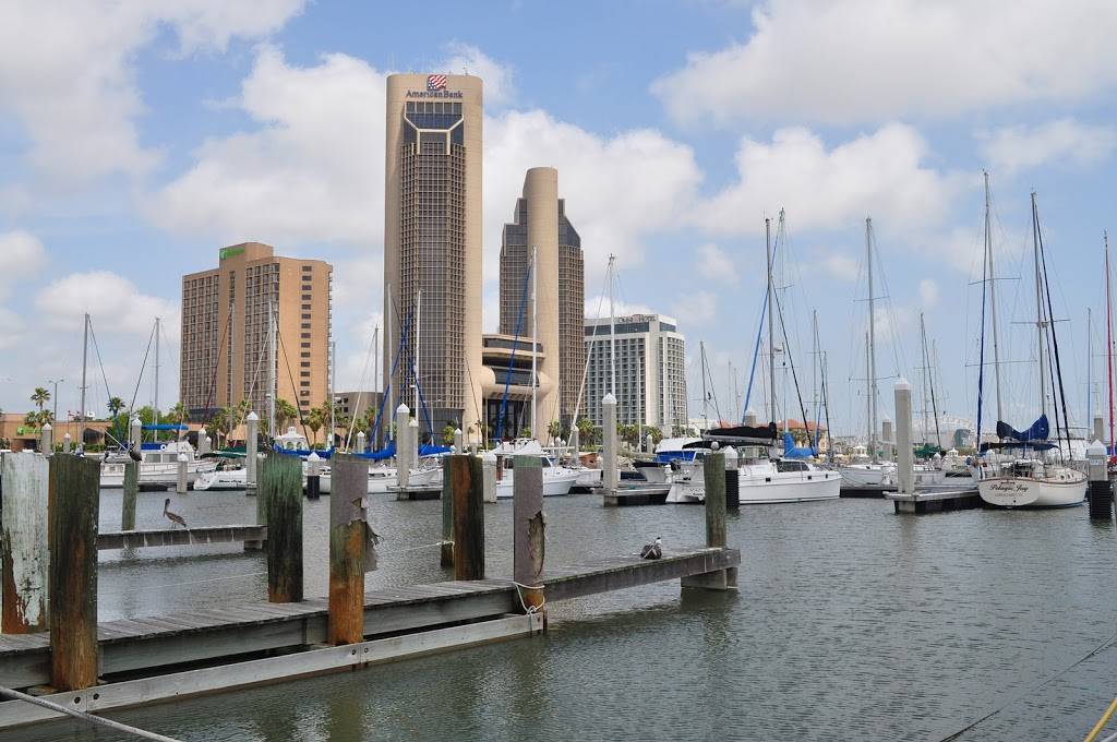 Harrisons Landing | restaurant | 108 Peoples T-Head Street, Corpus Christi, TX 78401, USA | 3618818503 OR +1 361-881-8503