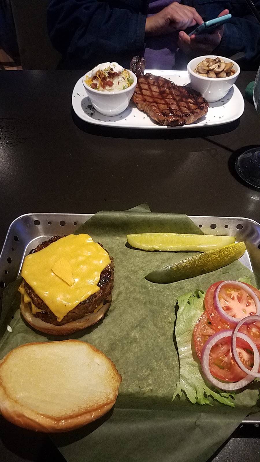 Bombshells | restaurant | 13732 East Fwy, Houston, TX 77015, USA | 8328316434 OR +1 832-831-6434