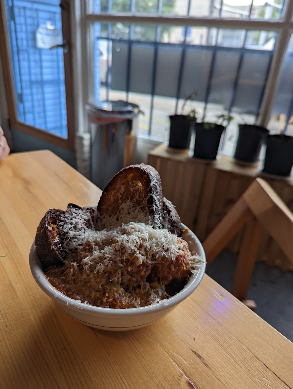 Bar Pomona | restaurant | 2352 St Claude Ave, New Orleans, LA 70117, USA | 5042249644 OR +1 504-224-9644