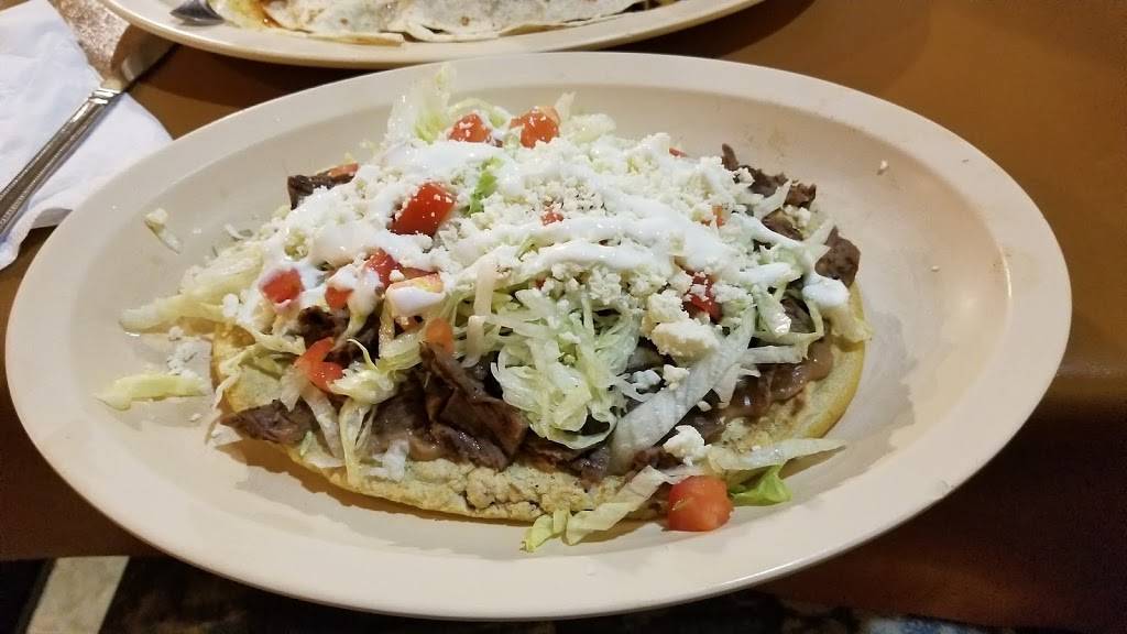 El Comalito | restaurant | 2234 N Western Ave, Chicago, IL 60647, USA | 7736665558 OR +1 773-666-5558