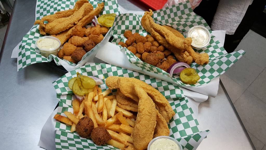 Tjs Catfish & Wings | restaurant | 4261 Green Oaks Blvd #506, Arlington, TX 76016, USA | 8175721600 OR +1 817-572-1600