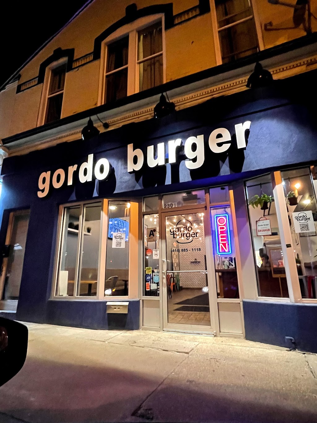 Gordo Burger | restaurant | 2301 S Howell Ave, Milwaukee, WI 53207, USA | 4148851118 OR +1 414-885-1118