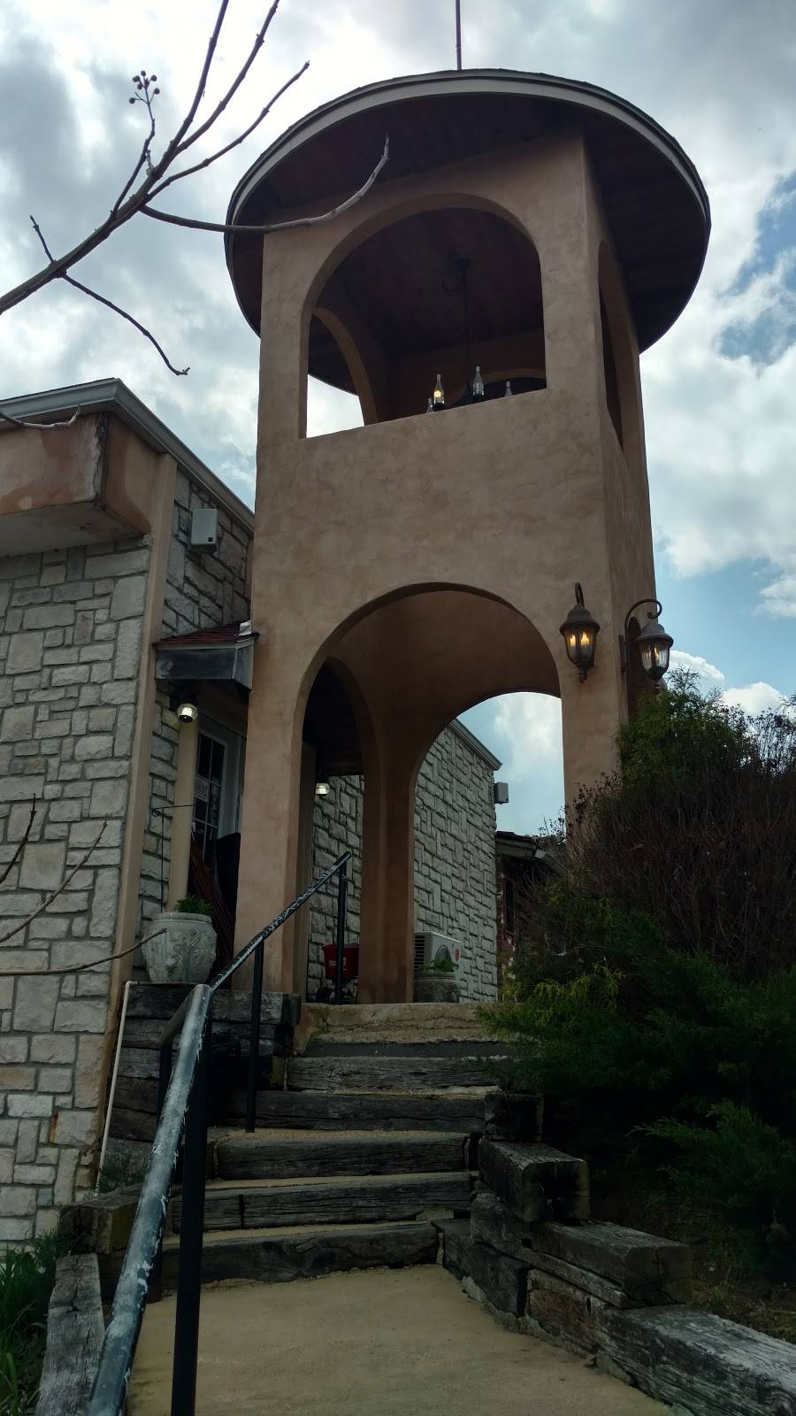 Paris Winery | restaurant | 2982 Harvey Bowden Rd, Paris, TN 38242, USA | 7316449500 OR +1 731-644-9500