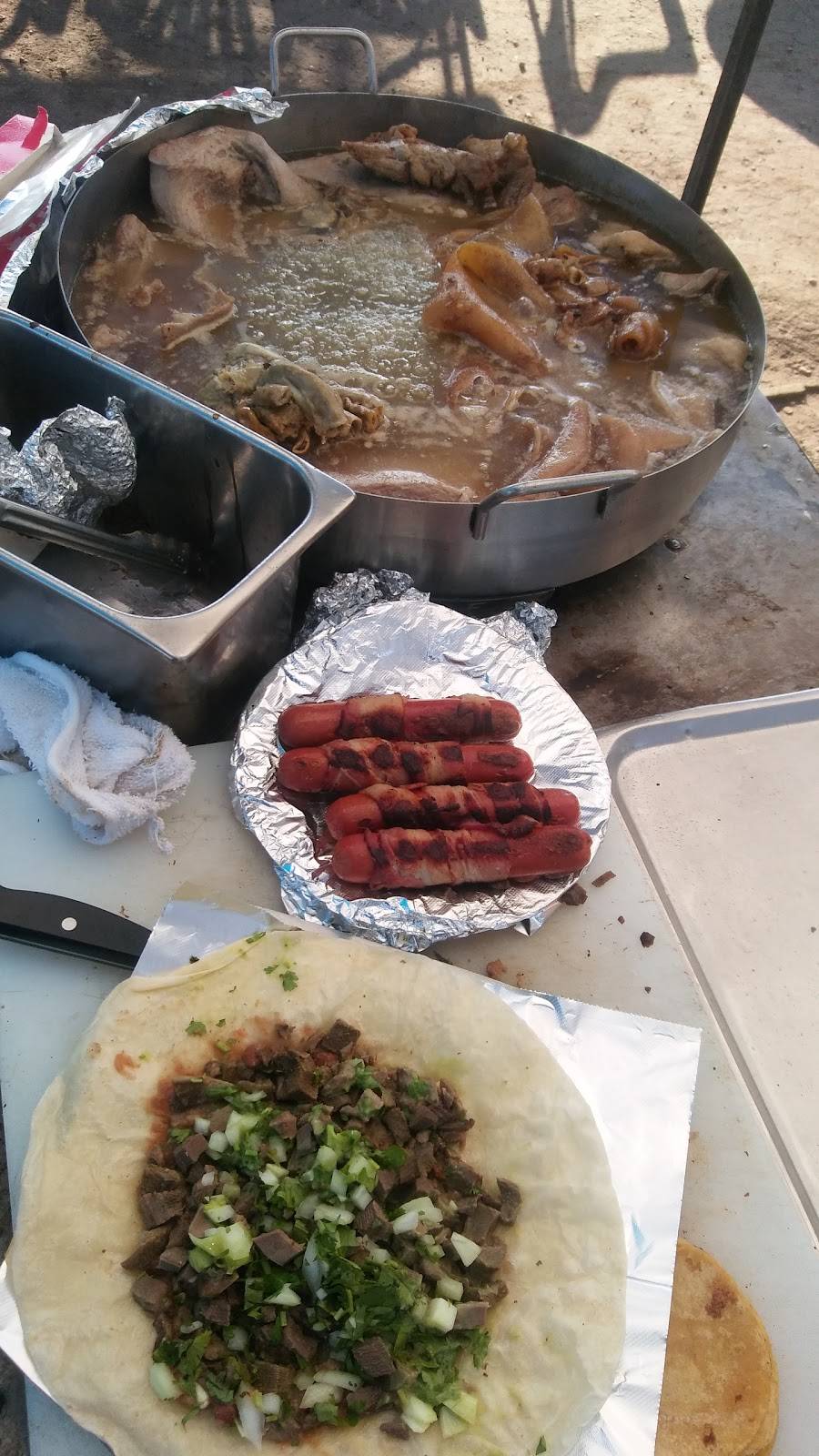 Tacos El Chavo Al Carbon | restaurant | 5370 Templeton St, Los Angeles, CA 90032, USA | 3235728804 OR +1 323-572-8804