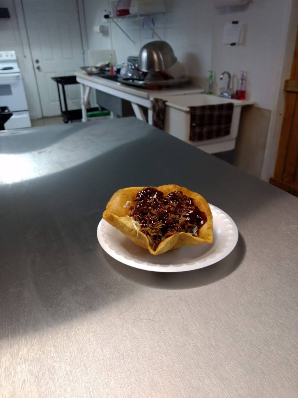 The Giggling pig | restaurant | 300 N Broad St, New Tazewell, TN 37825, USA | 8652784845 OR +1 865-278-4845