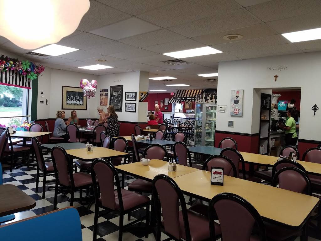 Fuzzys Restaurant | restaurant | 1924 Court St, Saginaw, MI 48602, USA | 9897901719 OR +1 989-790-1719