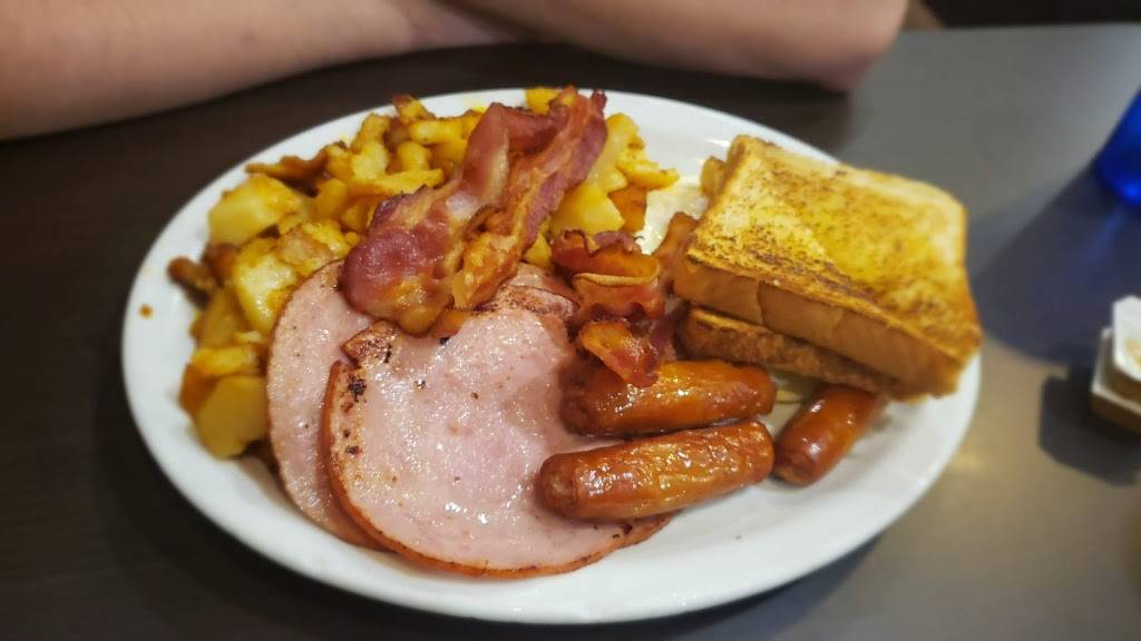 Country Boy Family Restaurant | restaurant | 5 Manitou Dr, Kitchener, ON N2C 2J6, Canada | 5198932120 OR +1 519-893-2120