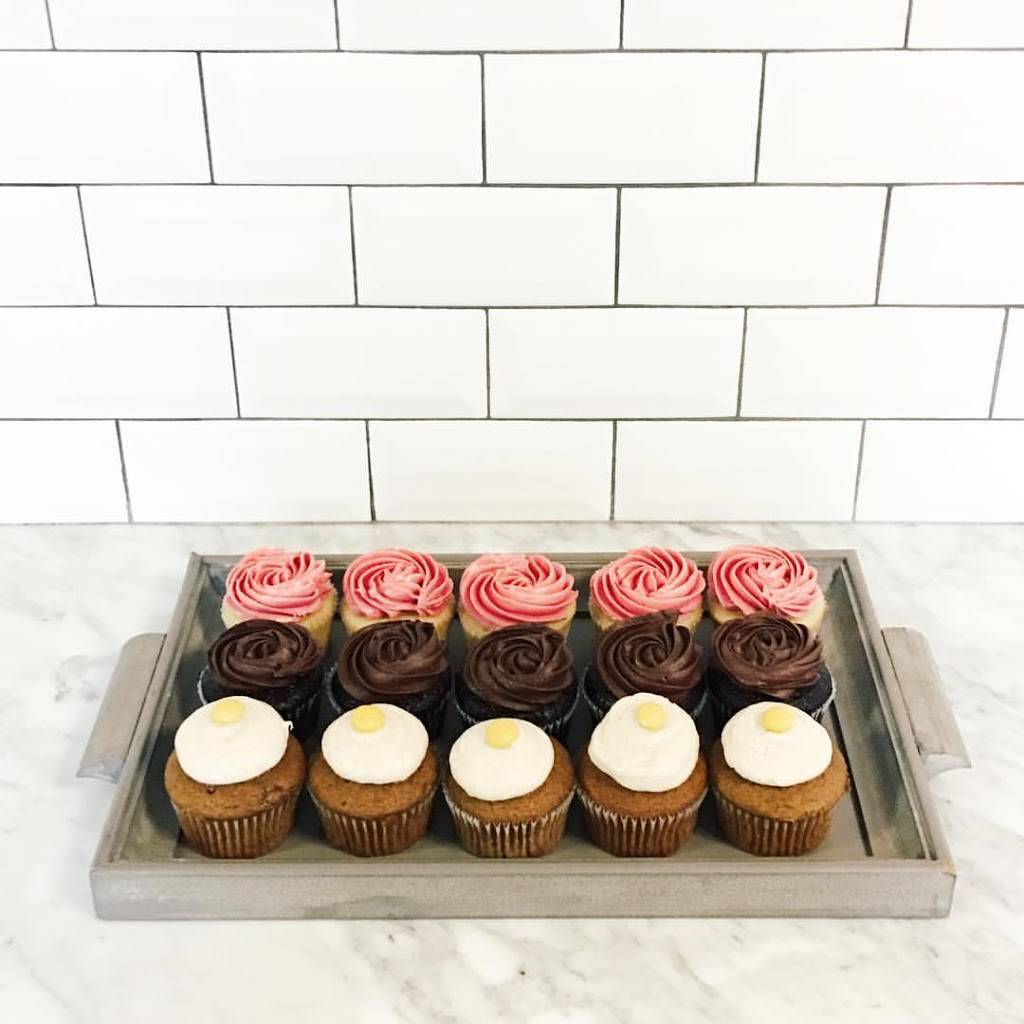 Oui Oui! Macaron | bakery | Emeryville Public Market, 5959 Shellmound St. Shipping Container A., Emeryville, CA 94608, USA | 5107884455 OR +1 510-788-4455