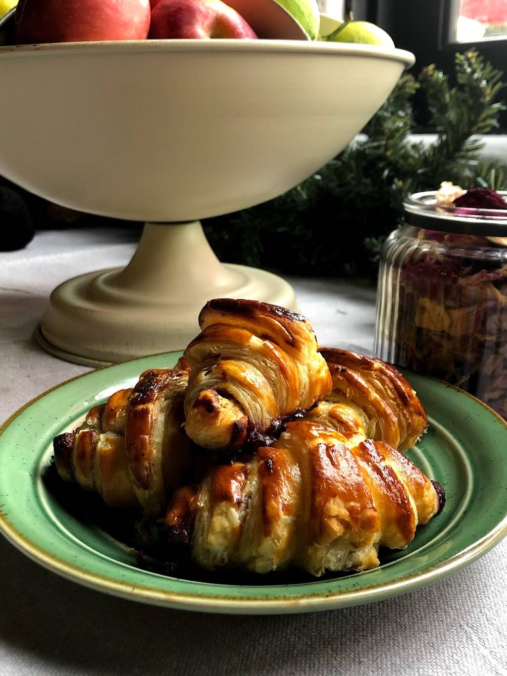 Tharios Kitchen | restaurant | 3807 Santa Claus Ln, Carpinteria, CA 93013, USA | 8056842209 OR +1 805-684-2209