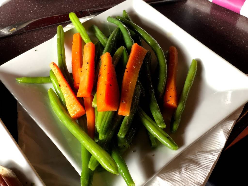 Luna Del Sea Steak & Seafood Bistro | restaurant | 300 W Pratt St, Baltimore, MD 21201, USA | 4107528383 OR +1 410-752-8383