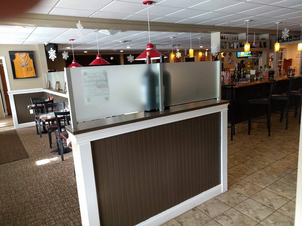 CrossRoads American Grille | restaurant | 43 Mall Way, West Sand Lake, NY 12196, USA | 5186745938 OR +1 518-674-5938