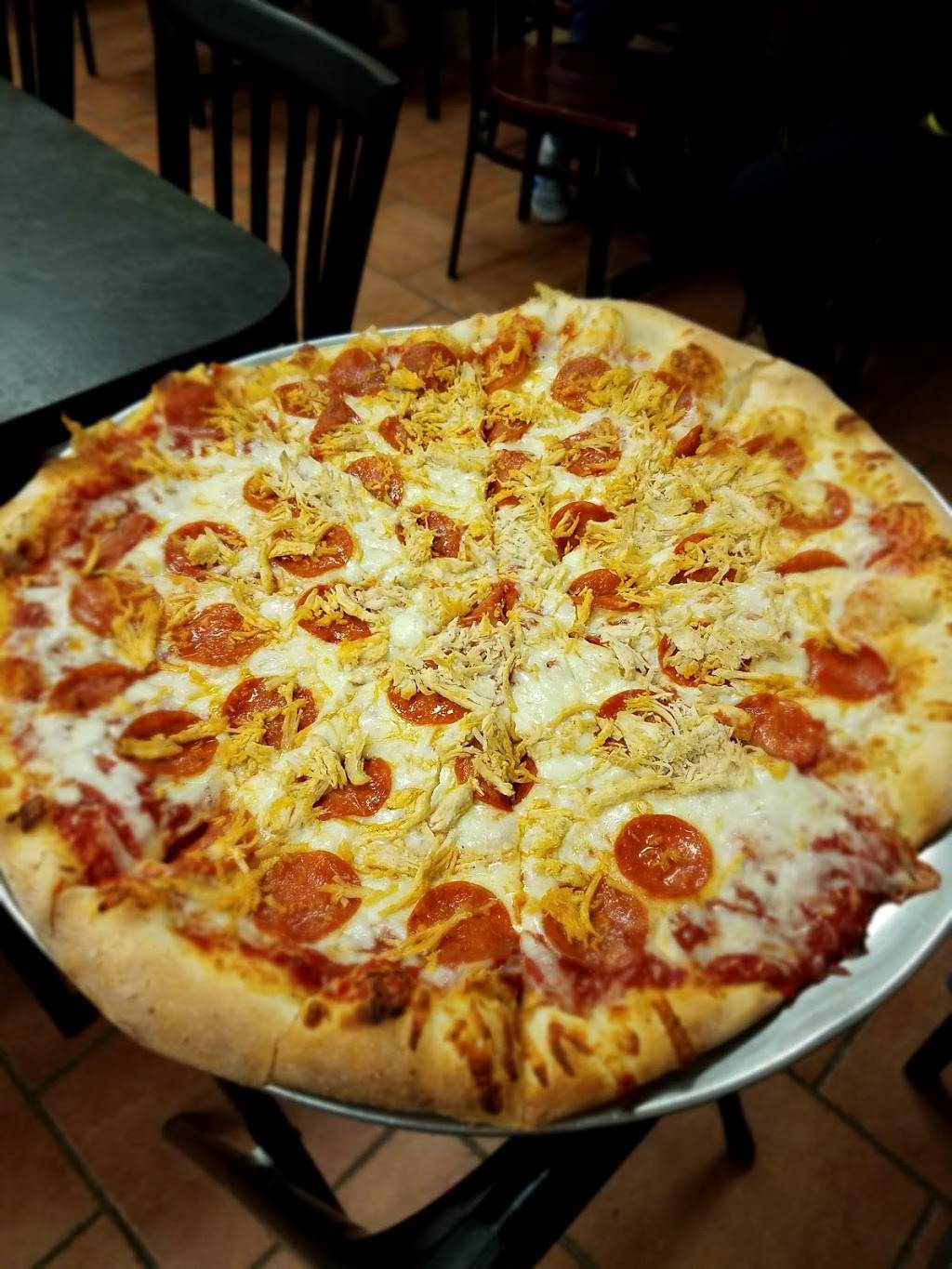 Massimos Pizza & Trattoria | restaurant | 1362 Naamans Creek Rd, Garnet Valley, PA 19060, USA | 6104970577 OR +1 610-497-0577