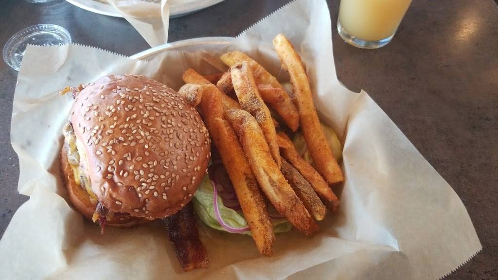 Brown Iron Brewhouse | restaurant | 57695 Van Dyke Ave, Washington, MI 48094, USA | 5866973300 OR +1 586-697-3300