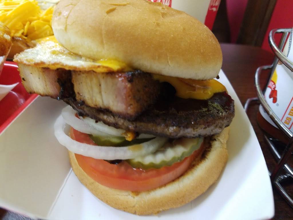 Fab Hot Dogs | restaurant | 19417 Victory Blvd, Reseda, CA 91335, USA | 8183444336 OR +1 818-344-4336